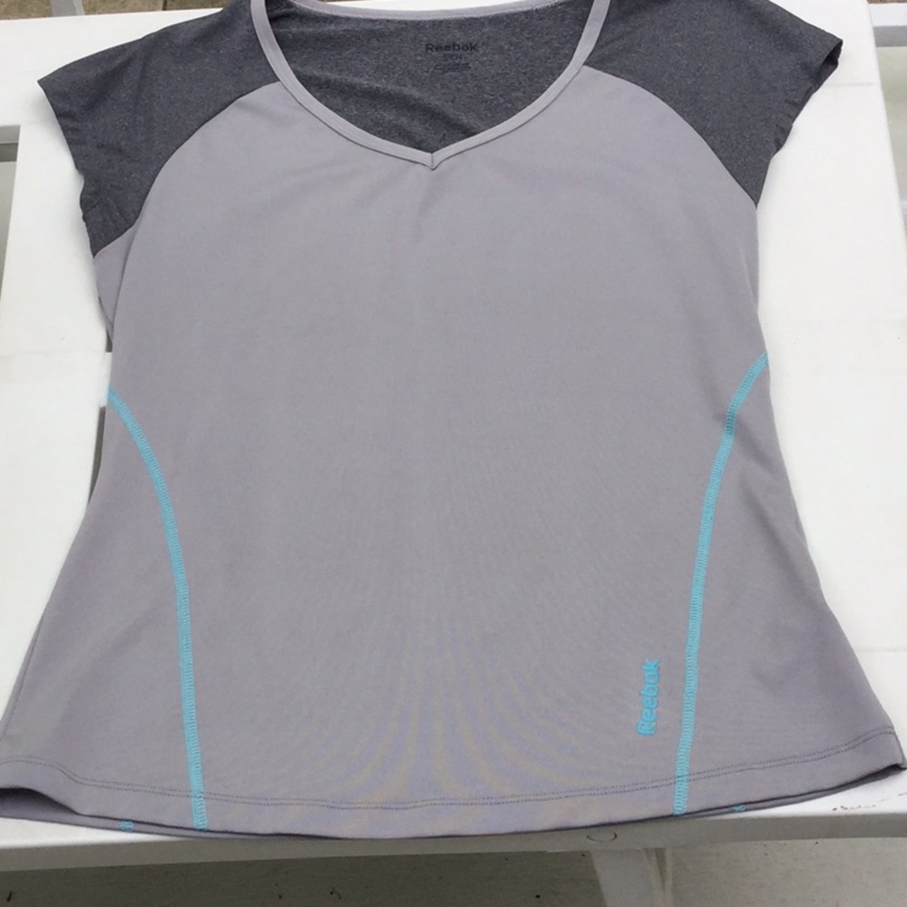 REEBOK Workout top Like NEW S/CH